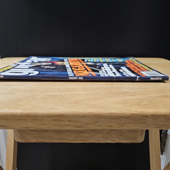 Vintage Guitar School Magazine January 1995 - Picture 2 of 7